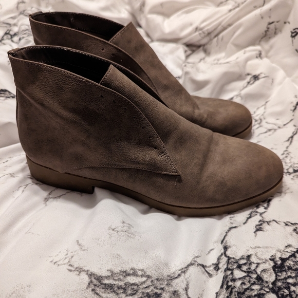 Brown booties - Picture 2 of 5